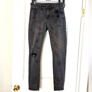 Lucky Brand Skinny Distressed Black Jeans w/ Floral Stitching